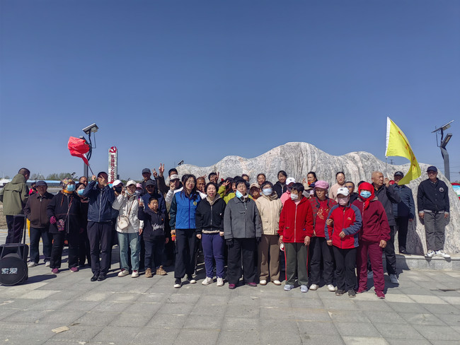 张家口市张北县残疾人温馨家园组织开展全国助残日趣味游戏活动1.jpg