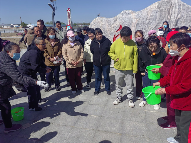 张家口市张北县残疾人温馨家园组织开展全国助残日趣味游戏活动3.jpg